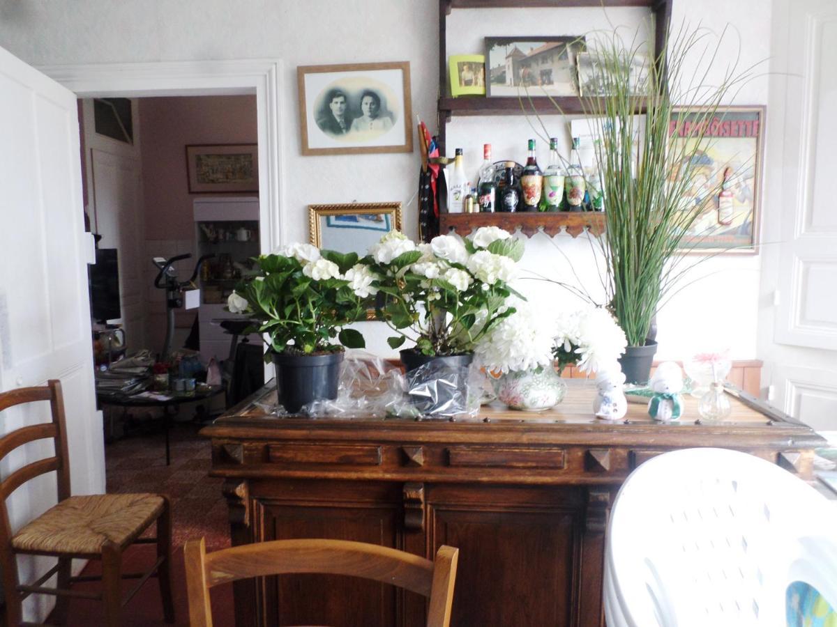 Bed and Breakfast Les Marronniers La Chapelle-sous-Brancion Екстер'єр фото