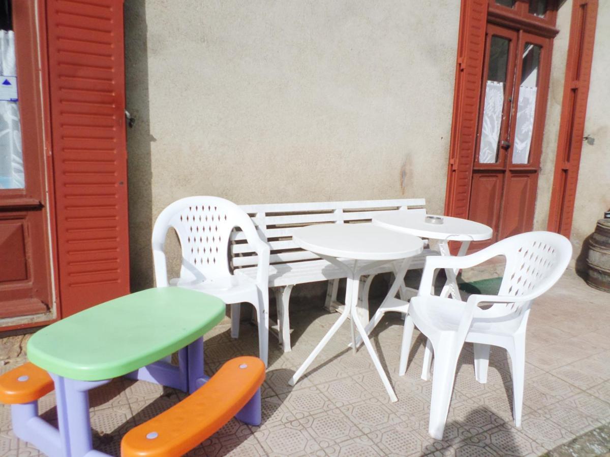 Bed and Breakfast Les Marronniers La Chapelle-sous-Brancion Екстер'єр фото